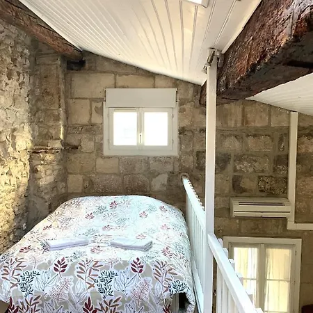 Lejlighed Place Aux Herbes