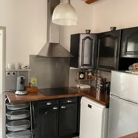 Appartement Place Aux Herbes Nîmes