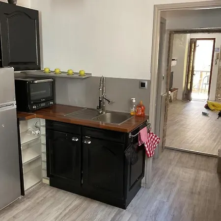 Appartement Place Aux Herbes Nîmes